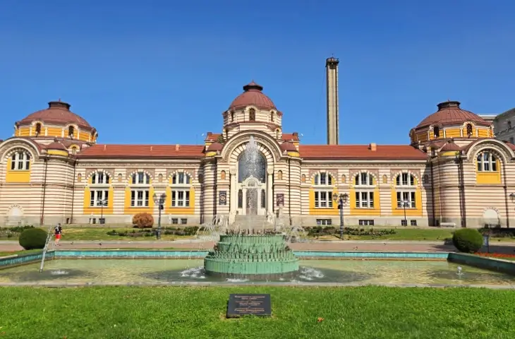 Sofya Bölgesel Tarih Müzesi eski mineral hamam binası